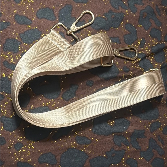 NWOT! Elegant Beige Crossbody / Shoulder Strap Accessory - Gold Hardware - Picture 2 of 2